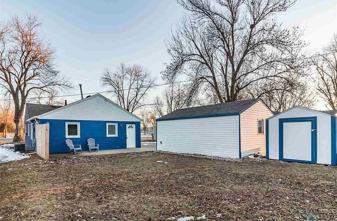 2713 W Bailey St in Sioux Falls, SD - Building Photo