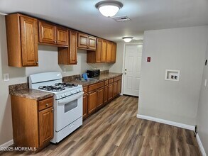 47 Collins St in Keansburg, NJ - Building Photo - Building Photo