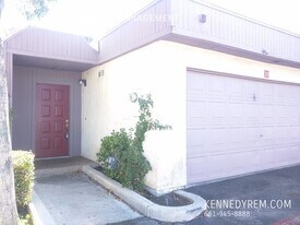 43334 32nd St W in Lancaster, CA - Building Photo