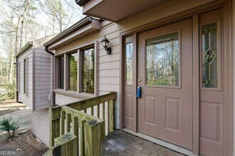 4330 Laurel Summit Ct in Smyrna, GA - Foto de edificio - Building Photo