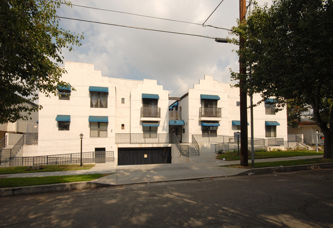 1305-1307 Stanley Ave in Glendale, CA - Foto de edificio - Building Photo