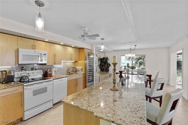 property at 1930 Gulf Shore Blvd N