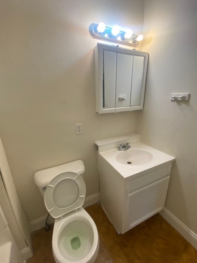 9808 Parmelee Ave in Cleveland, OH - Building Photo - Building Photo