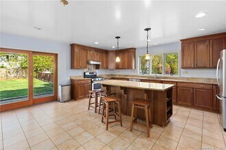 2 Walker Ct in Greenwich, CT - Building Photo - Building Photo