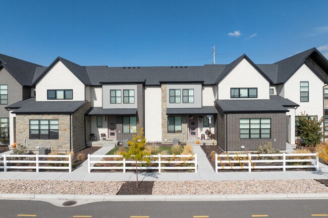 Snow Springs Towns in Lehi, UT - Building Photo - Building Photo