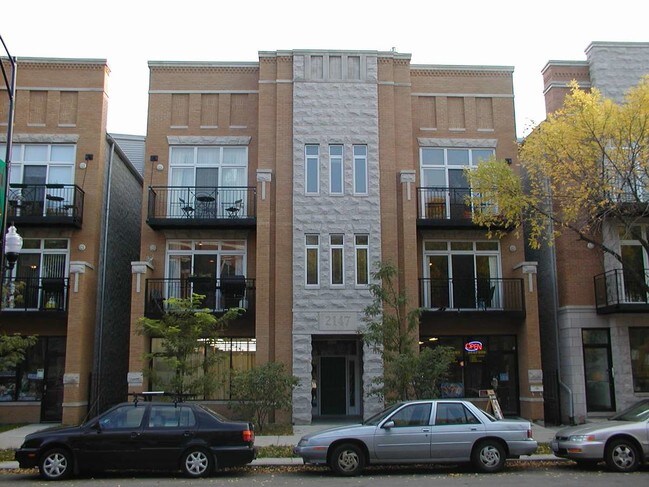 2147 W Roscoe St in Chicago, IL - Building Photo - Other