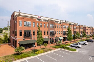 Crescent Place in Leesburg, VA - Building Photo - Building Photo