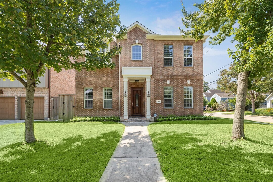 4235 Villanova St in Houston, TX - Building Photo