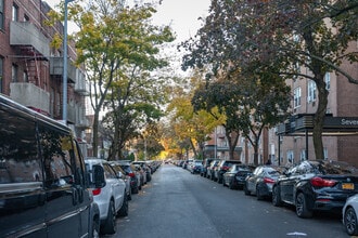 1730 E 14th St in Brooklyn, NY - Foto de edificio - Building Photo