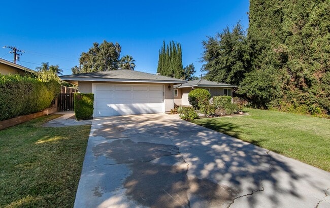11584 Poplar St in Loma Linda, CA - Building Photo - Building Photo