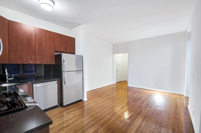 property at 113 E 29th St