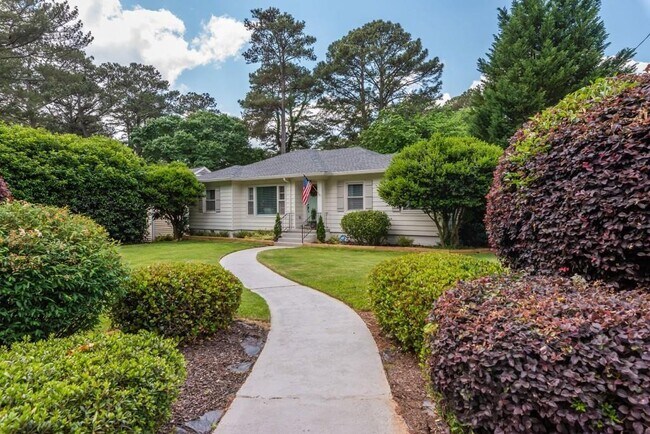1111 Lindridge Dr NE in Atlanta, GA - Building Photo - Building Photo