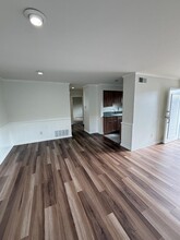 16397 De Anza Cir in Huntington Beach, CA - Foto de edificio - Building Photo