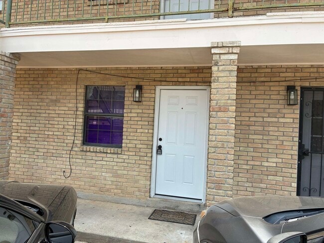 3001 E Price St