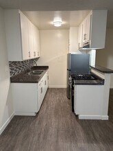 1322 Stanford St in Santa Monica, CA - Building Photo - Interior Photo