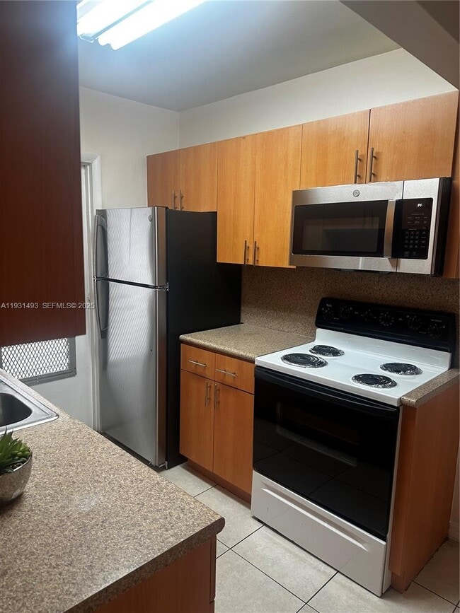 1855 Plunkett St in Hollywood, FL - Building Photo - Building Photo