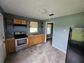 1600 Kings Rd in Leesville, LA - Building Photo - Building Photo