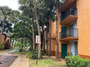 10765 Cleary Blvd in Plantation, FL - Building Photo - Building Photo