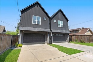 7033 Avenue L in Houston, TX - Building Photo