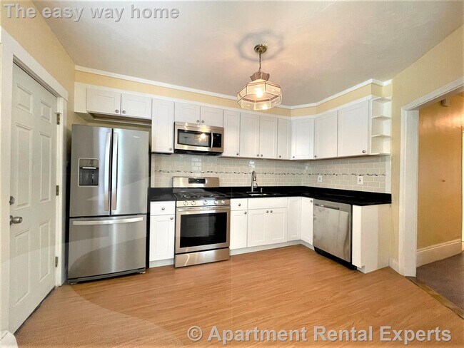 15 Laurel St, Unit 1