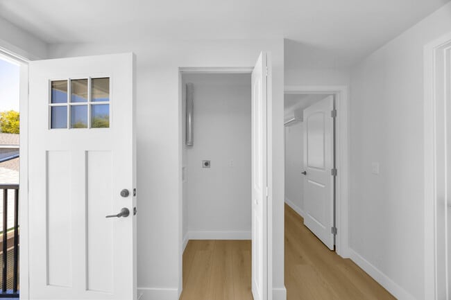1607 Vuelta Grande Ave in Long Beach, CA - Building Photo - Building Photo