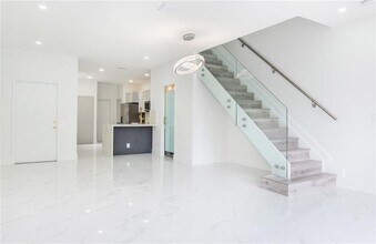 2134 Pasa Verde Ln in Weston, FL - Building Photo - Building Photo