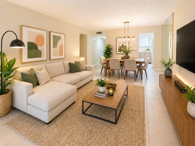 6361 N Falls Cir Dr in Lauderhill, FL - Building Photo - Building Photo