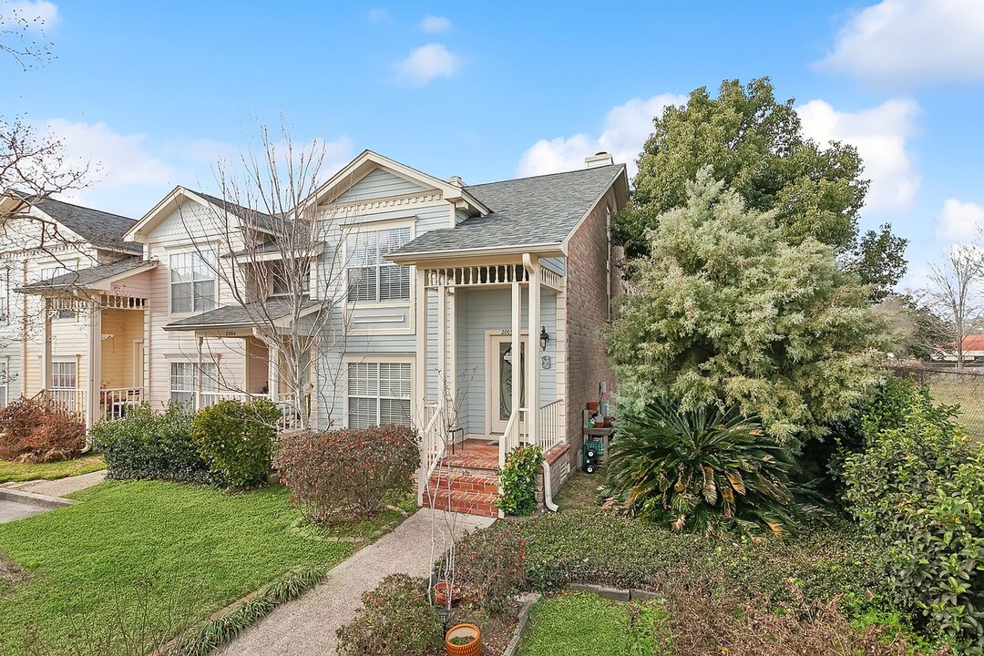 2005 Audubon Trace in Jefferson, LA - Building Photo