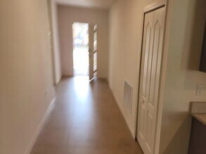 1166 Oak Bluff Dr in Davenport, FL - Building Photo - Building Photo