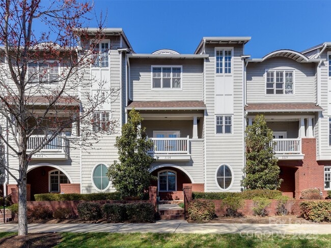 2228 Lyndhurst Ave in Charlotte, NC - Building Photo - Building Photo