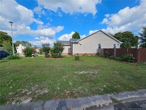 5227 Ballentine St in Hope Mills, NC - Building Photo - Building Photo