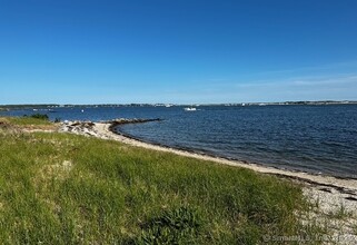 44 Salt Acres Rd in Stonington, CT - Building Photo - Building Photo