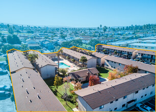 Park Way Apartments in Chula Vista, CA - Building Photo - Building Photo