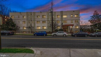 1521 27th St SE, Unit 406 in Washington, DC - Building Photo