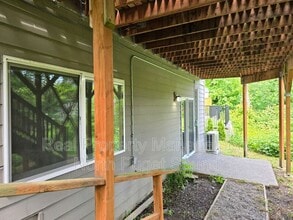 1402 142nd Pl SW in Lynnwood, WA - Building Photo - Building Photo