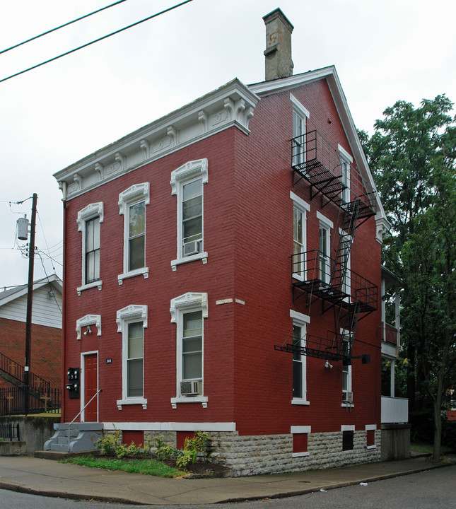 1049 Banklick St in Covington, KY - Building Photo