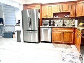 20200 W Country Club Dr in Aventura, FL - Building Photo - Building Photo