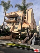 8609 W Knl Dr in West Hollywood, CA - Building Photo