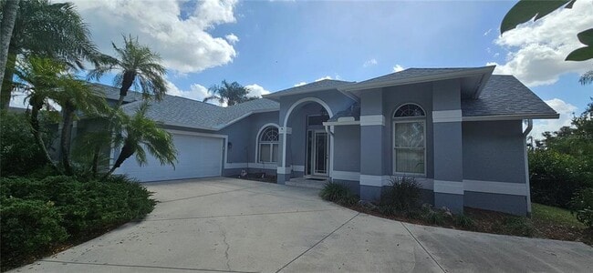 11729 Timberline Cir in Ft. Myers, FL - Building Photo - Building Photo