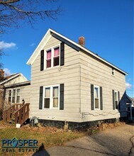 731 S 6th Ave in Wausau, WI - Building Photo - Building Photo