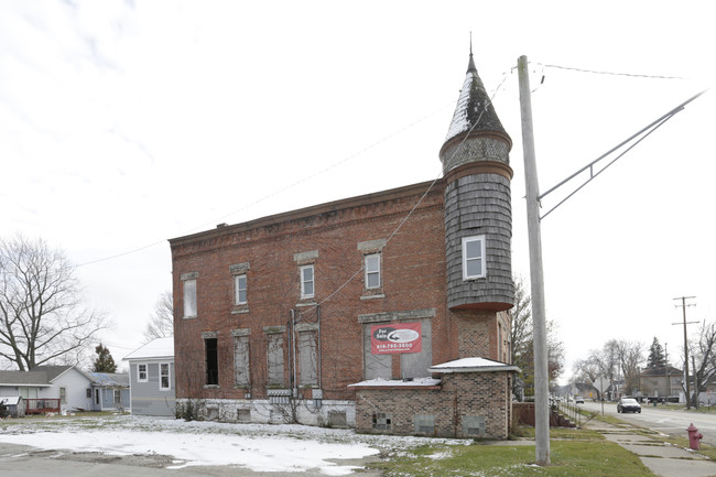 426 N Main St in Seneca, IL - Foto de edificio - Building Photo