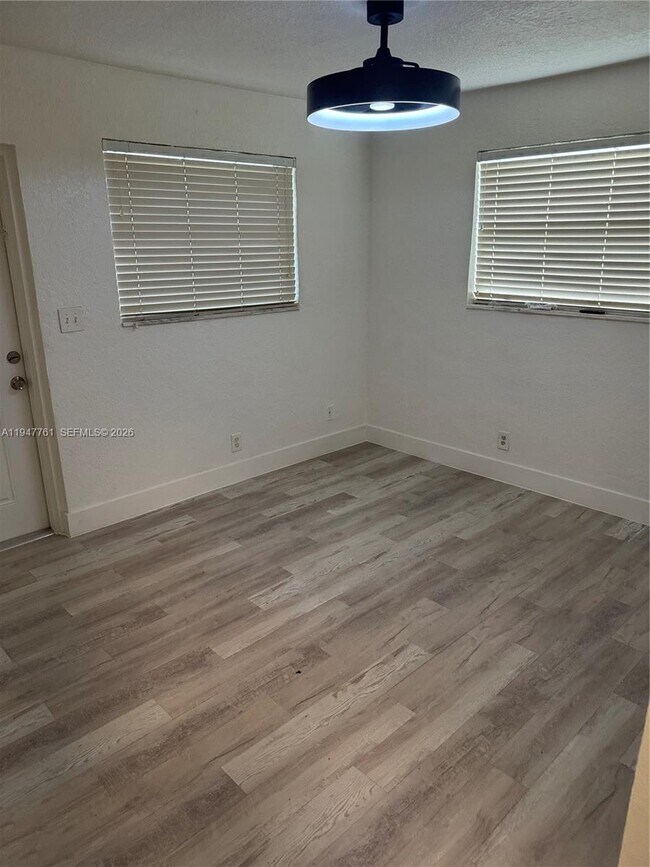 5833 NW 22nd Ct in Lauderhill, FL - Building Photo - Building Photo