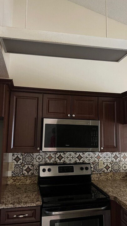 18203 Glenmoor Dr, Unit 18203 Glenmoor Dr in West Palm Beach, FL - Building Photo