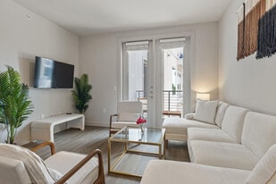 5820 1/2 Cameron Rd in Austin, TX - Building Photo