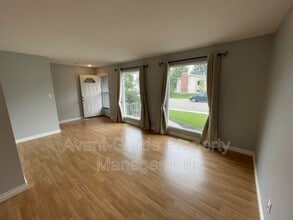 28 Medhurst Crescent in Sherwood Park, AB - Building Photo - Building Photo