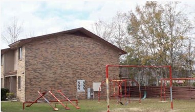 Forest Manor Apartments in Lynn Haven, FL - Building Photo - Building Photo