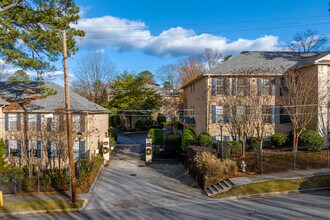 Les Concordes Apartments in Atlanta, GA - Building Photo - Building Photo