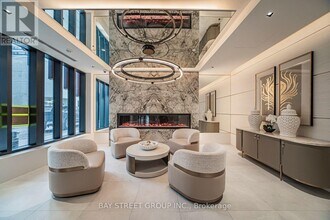 5858 Yonge St in Toronto, ON - Building Photo - Building Photo