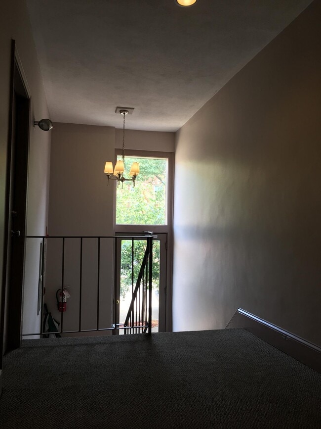 59 S Huntington Ave in Boston, MA - Foto de edificio - Building Photo