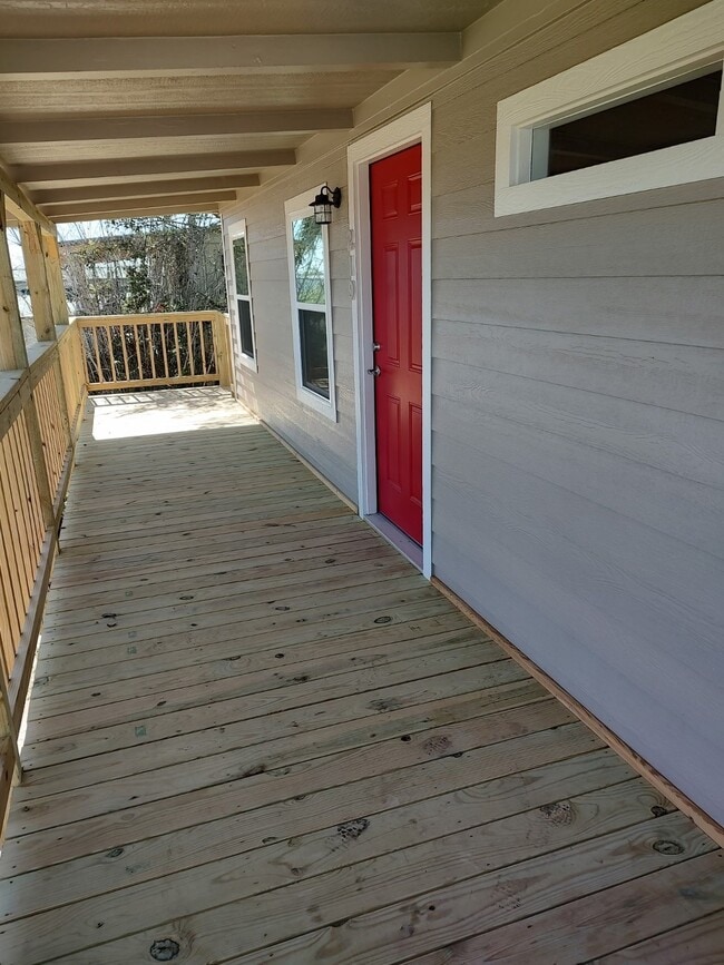 219 Leeward Way in Freeport, TX - Building Photo - Building Photo